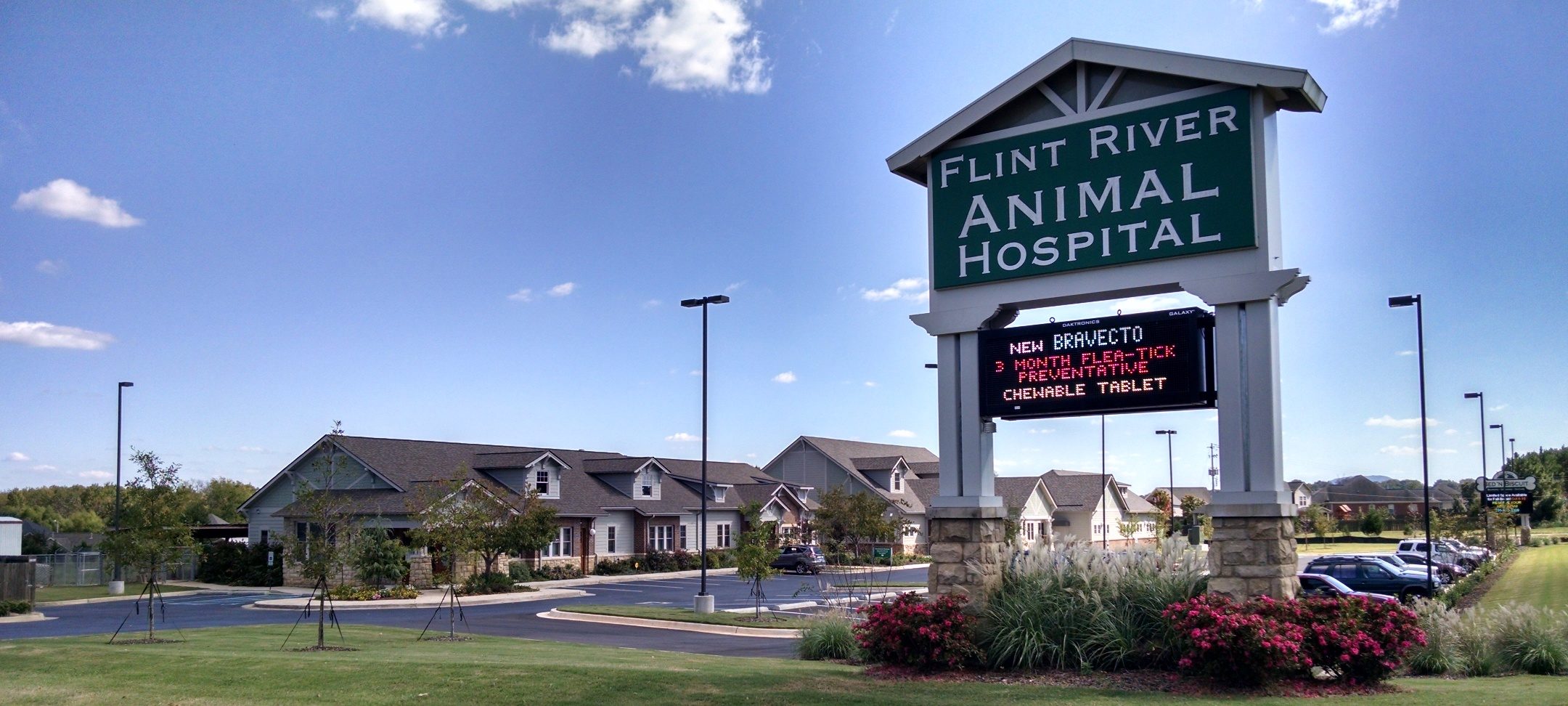 The Flint River Animal Hospital sign and building on Homer Nance Road, Huntsville.